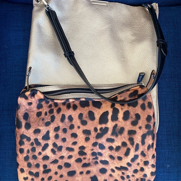CO LAB Golden purse with inside leopard zip and snap closure. - Picture 9 of 16